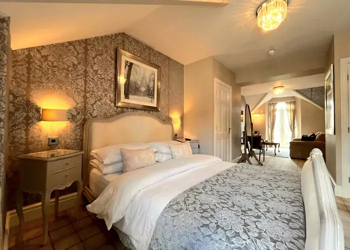 Bowness Bay Suites (Adults Only)